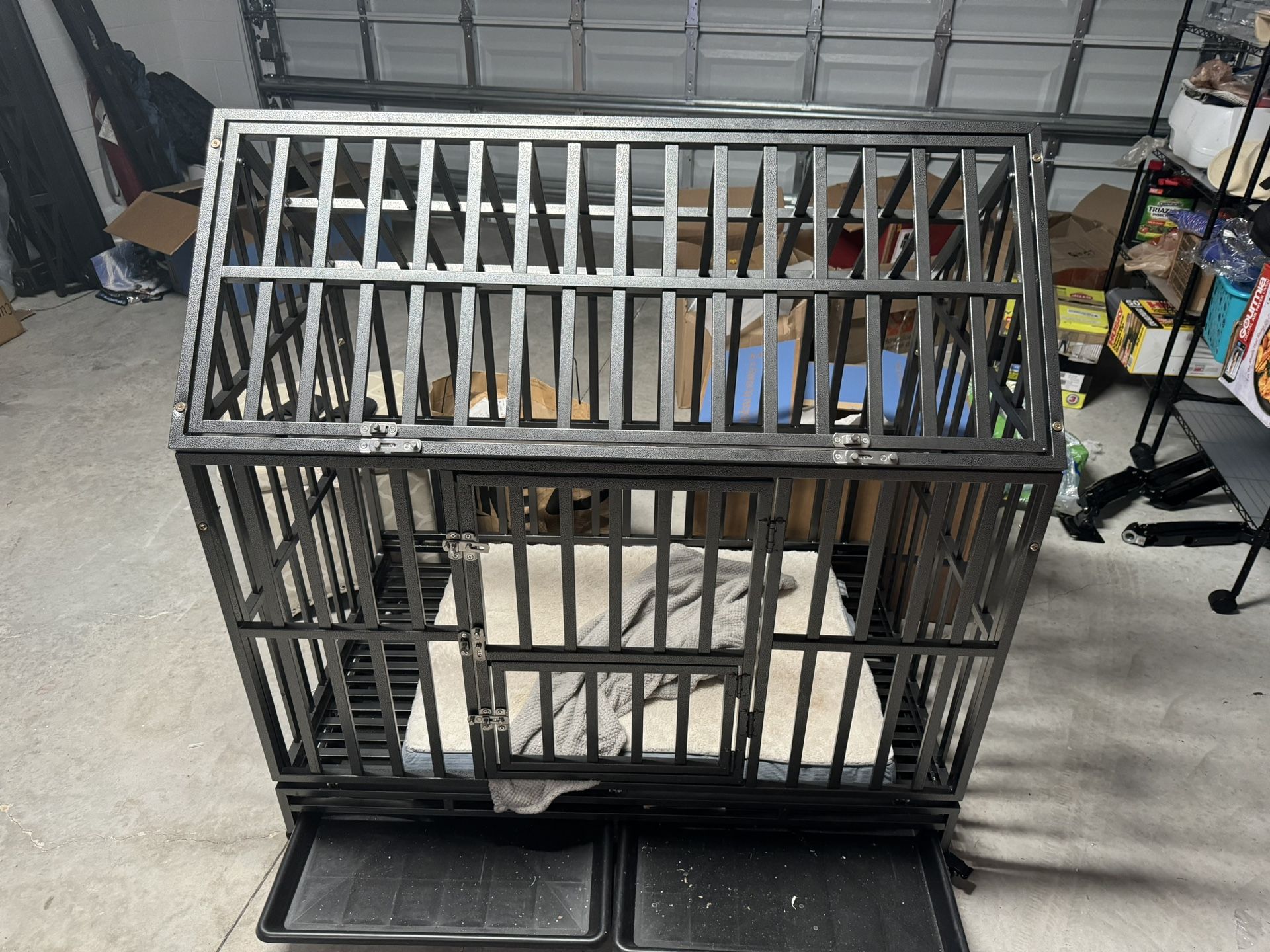 HEAVY DUTY  EXTRA LARGE DOG CRATE