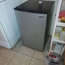 refrigerator 