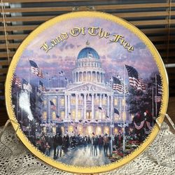 Thomas Kinkade 8” porcelain plate  Flags Over the Capitol  second issue God Bless America series 2002