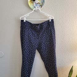 Navy blue Maurices pull-on cropped pants white abstract "crisscrossing lines"