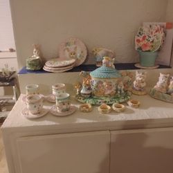 25 Pc Bunnies In The Garden Tea Set
