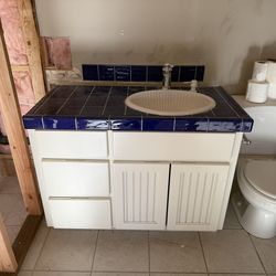 Used Bathroom Vanity With Sink