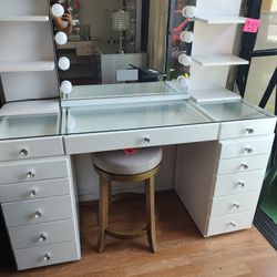 Brand New Vanity 13 Drawers White Color Solid Wood! Glass Top Hollywood Mirror Ligh Builbs Included! Bluetooth 4 Music
$989
Piers Sold Separetly $129