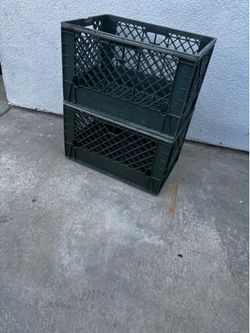 2 used pmastic milk crates with metall frame $10 each