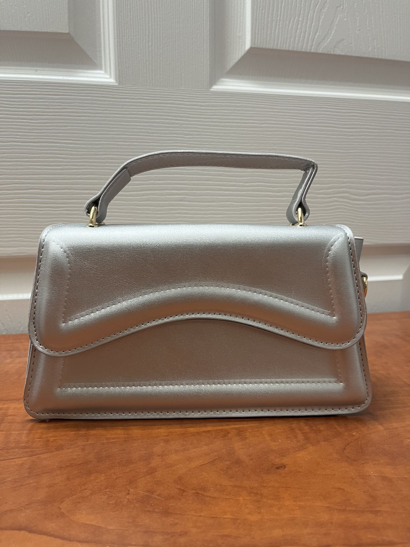 🌙Elegant Silver Metallic Evening Purse / Crossbody Clutch with Strap – Wedding, Prom, NYE🌙 