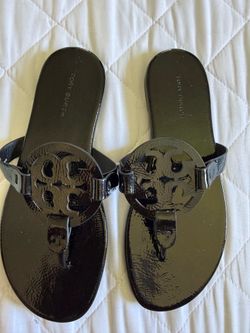 Tory Burch sandals - size 6