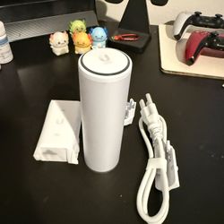  Ubiquiti UniFi Wi-Fi 6 Mesh Access Point