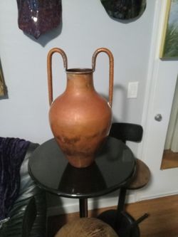 Large copper vessel Made in italy around two feet