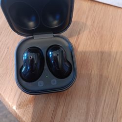 Samsung Galaxy Live Earbuds