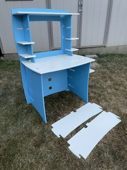 Nice Student Desk