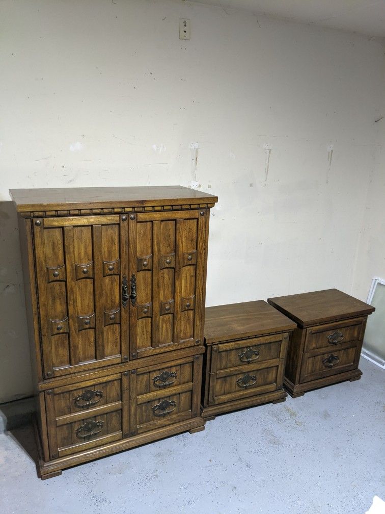 Dresser And 2 Nightstands 