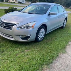 Nissan  altima  2014