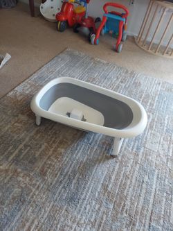 Splash & Store Bathtub