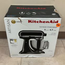 KITCHEN AID ARTISAN TILT-HEAD STAND MIXER KSM150PSOB ONYX BLACK.