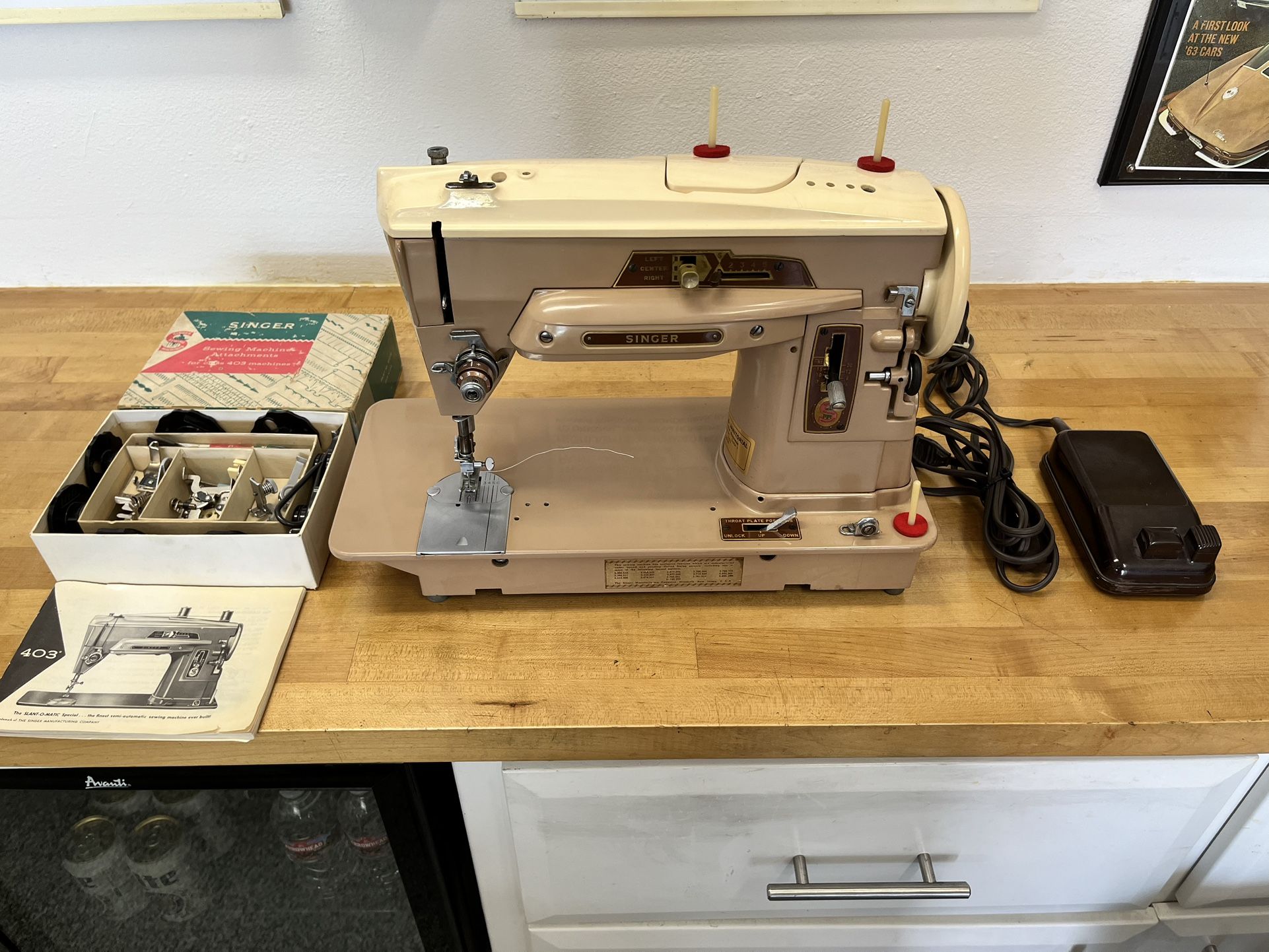 Singer Vintage 403A Slant-o-matic Sewing Machine