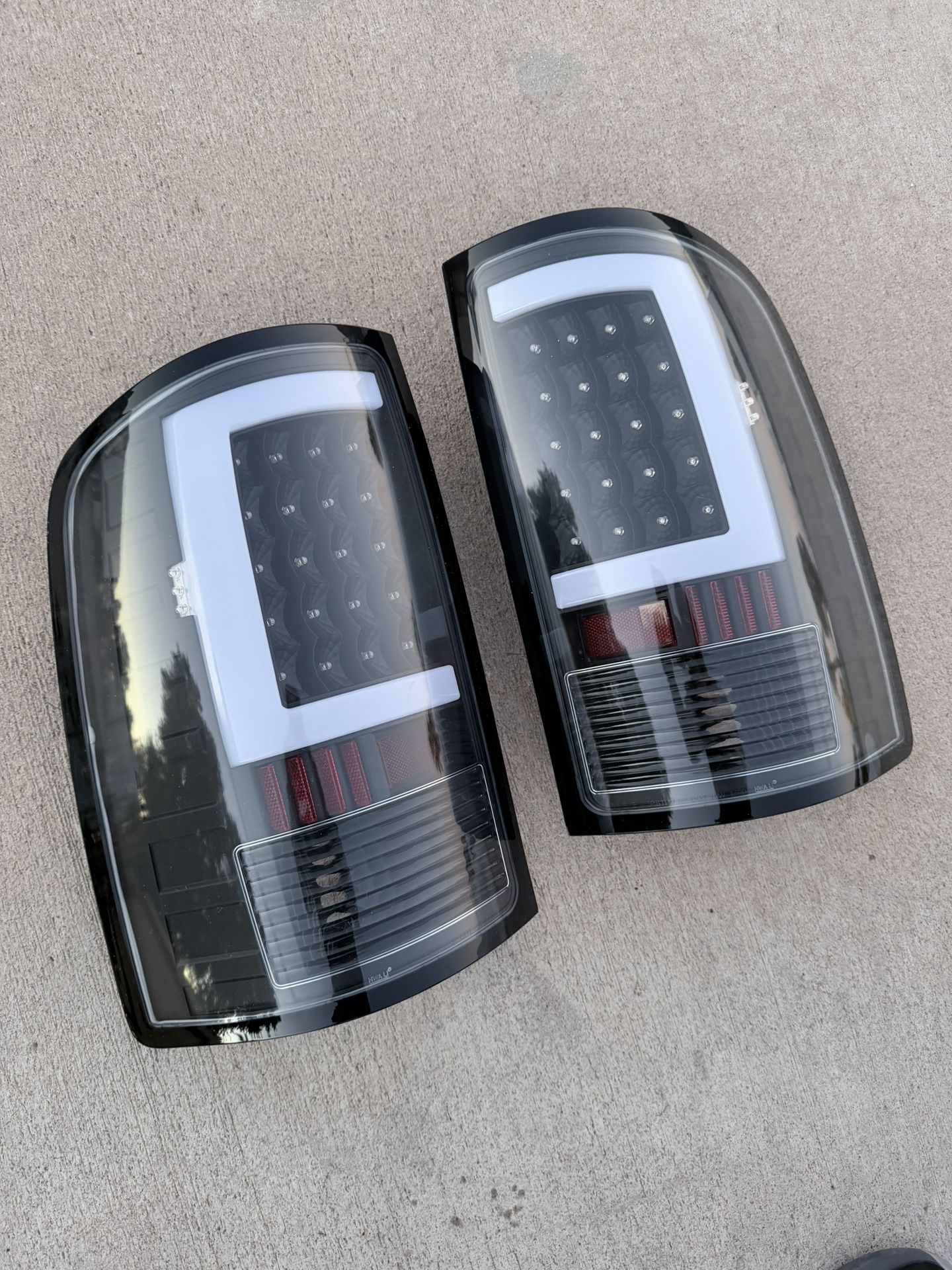07 to 13 GMC Sierra C Bar LED Tail Lights