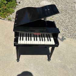 Kid Black Piano 
