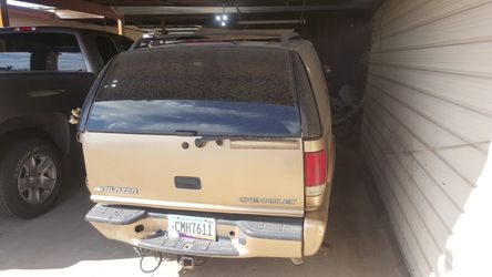 200 s10 blazer no engine or trans. Disk brake rear end