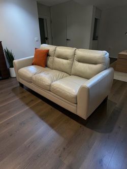 Gorgeous beige leather sofa