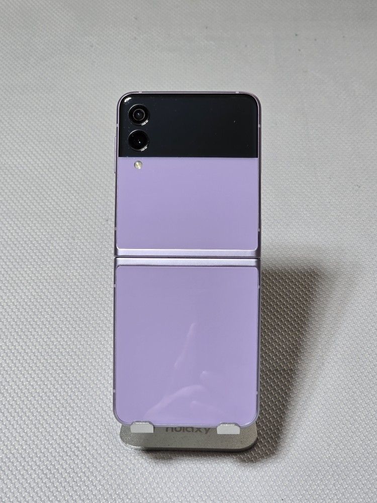 Samsung Galaxy Z Flip 3 5G (Carrier Unlocked)