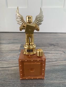 Roblox Golden Bloxy Award Figure & Accessories Complete (No Code) READ DESCR