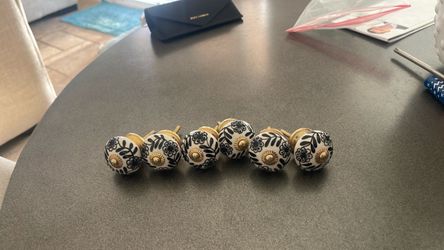Drawer knobs