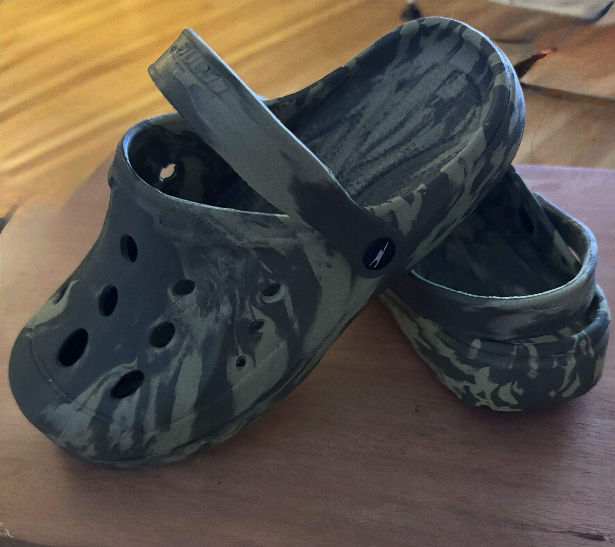 Men’s Croc Shoes By Crane Size 9/10