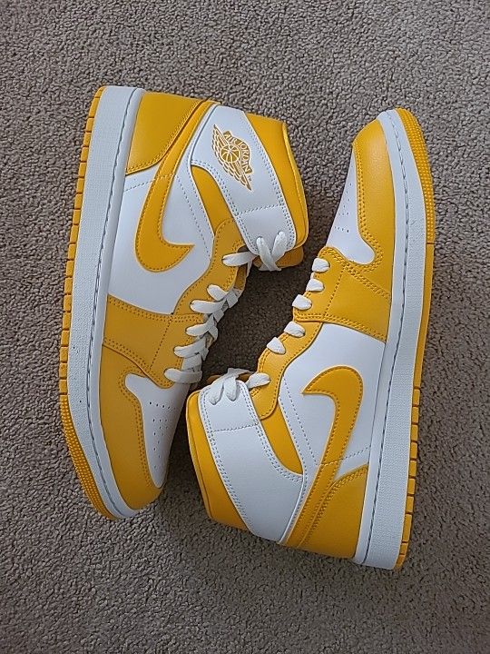 Wmns Air Jordan Retro 1 Mid "Pollen " Size 12wmns/10.5 Men