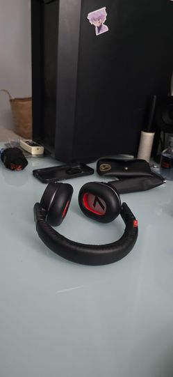 PLANTRONICS VOYAGER 8200 HEADPHONES