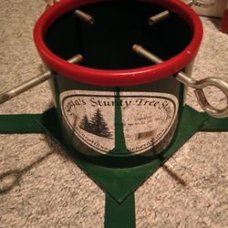 Santas Sturdy Tree Stand 
