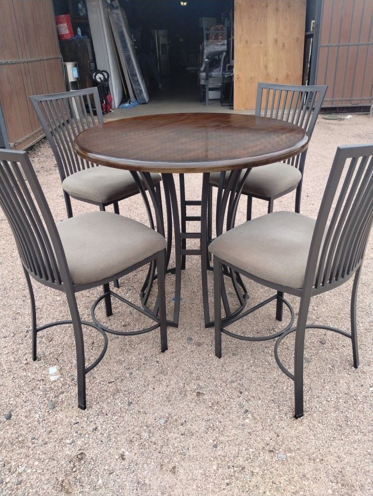 Breakfast Table With 4 Chairs