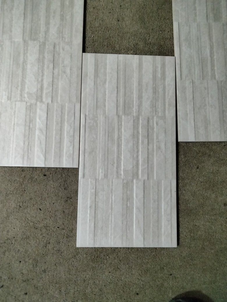 Jeffrey Court Hickory Ridge Beige 10x20 The Price Was $42 A Case I'm Selling For $24 A Case Ceramic Tile Coverage 10.76 Square Feet A Case