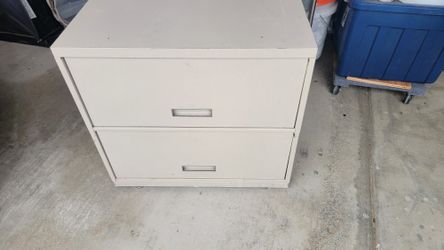 File cabinet