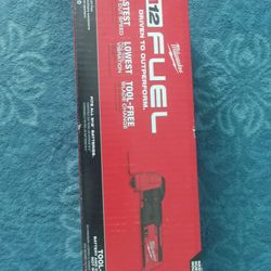 Milwaukee
M12 FUEL 12V Lithium-Ion Cordless Oscillating Multi-Tool (Tool-Only)