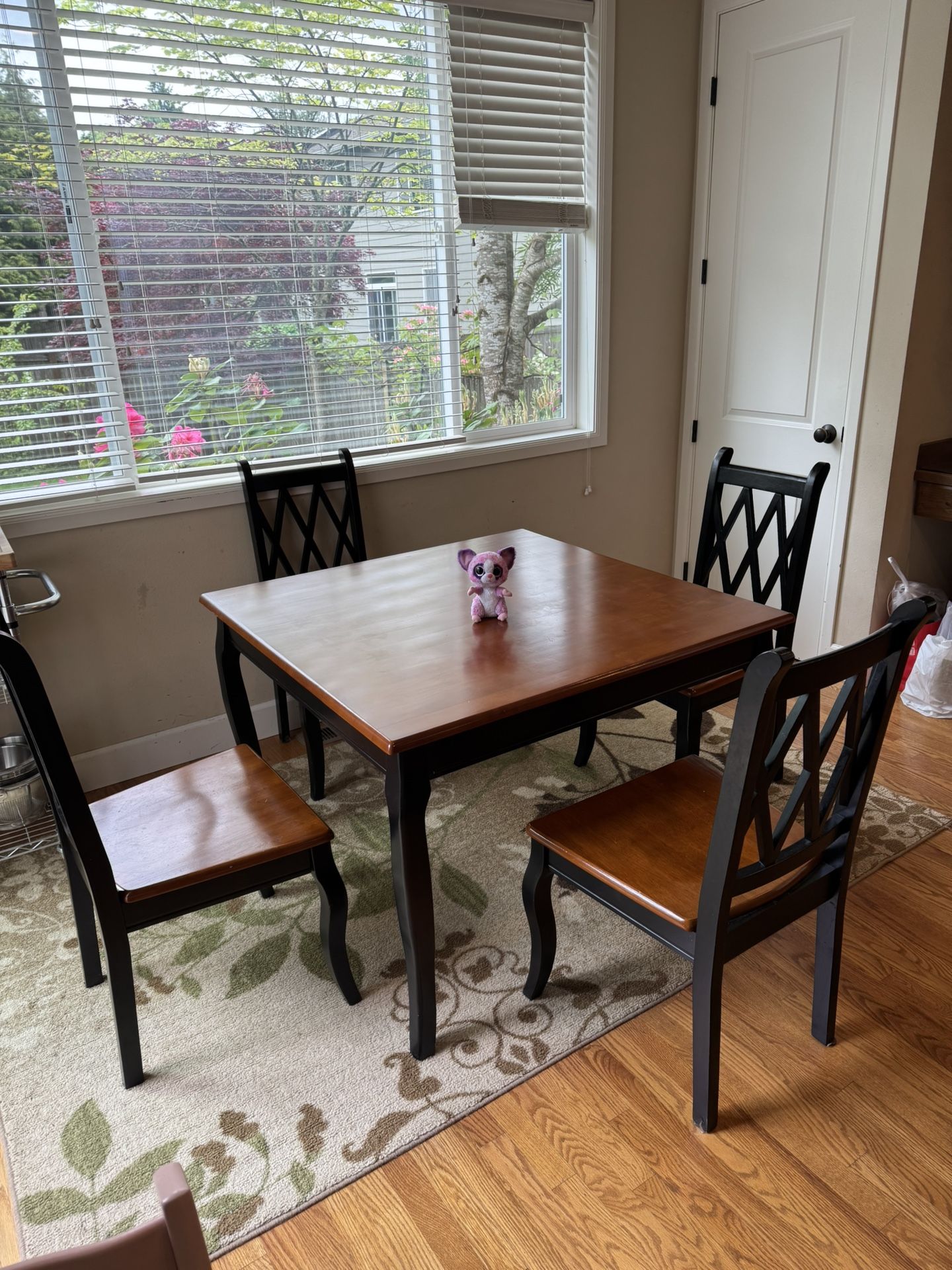 Breakfast Table And Chair Set 