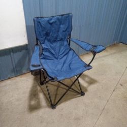 Portable Folding Chair With Carry Bag And Storage Pouch Built Into Chair 