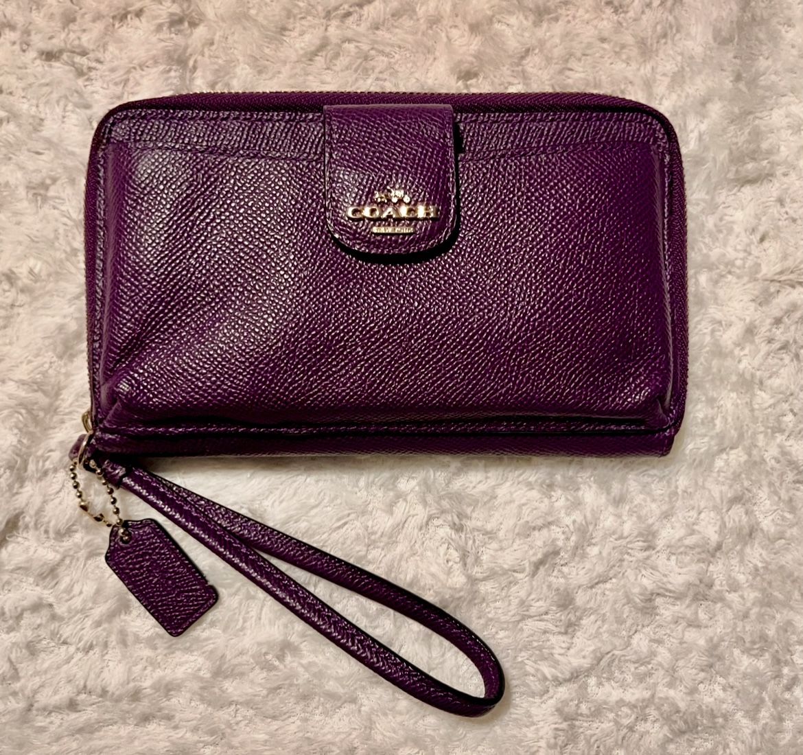 COACH Purple Pebbled Leather Full Zip Around Wristlet/Wallet
