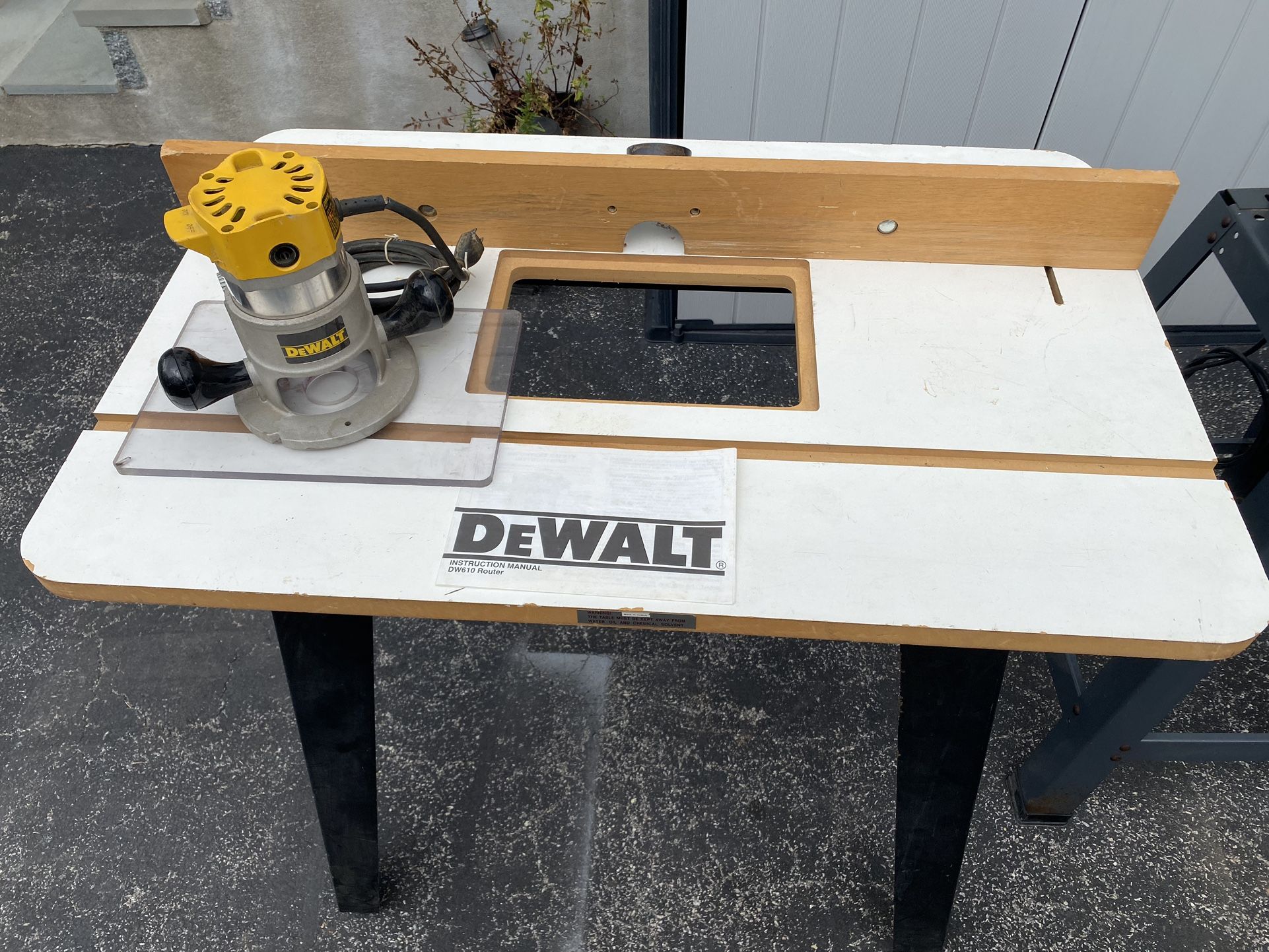 Dewalt Router Table Router Table w Router for Sale in Yonkers, NY - OfferUp