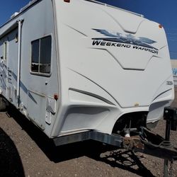 2007 Weekend Warrior Toy Hauler Tripple Axle