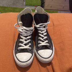 Selling Chuck Tylor All star Converse SIZE 6.5