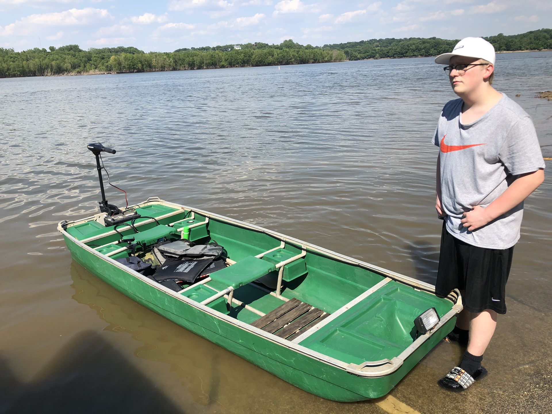 2 Man Fishing Boat (Excellent Condition)