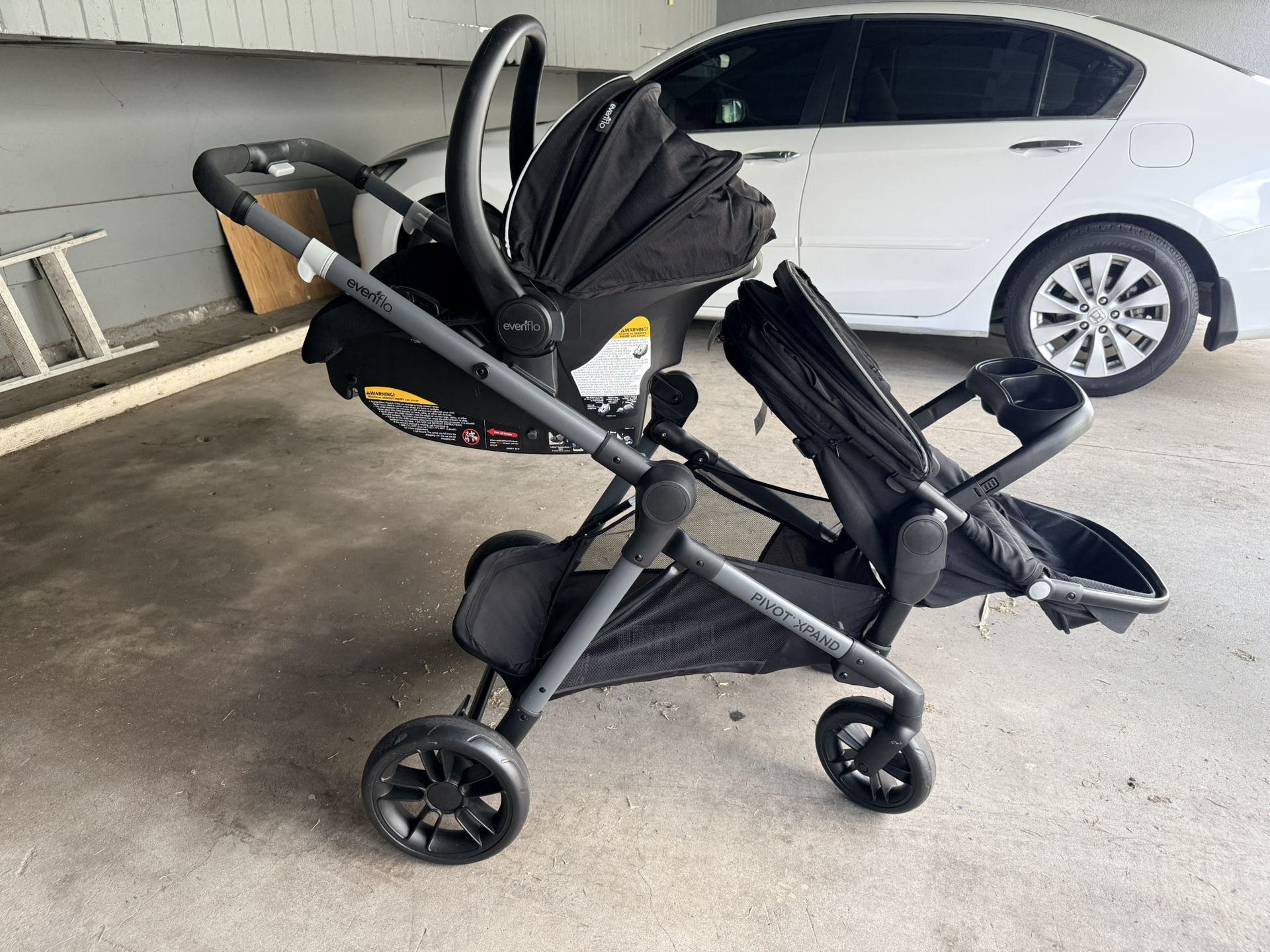 Evenflo Pivot Expanded Stroller Set