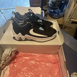 Kids Basketball Shoes