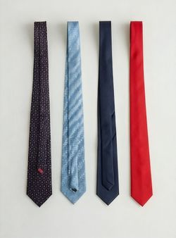 Set of 4 men's neckties