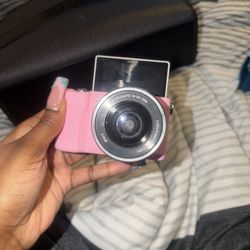 New Sony A5000 Mirrorless Camera 