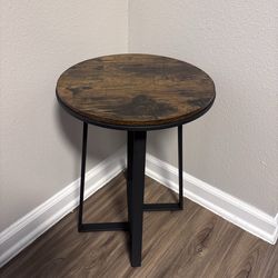 Round End Table – Small Side Table with Walnut Top & Black Metal Frame