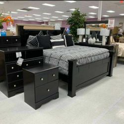 Mirlotown Black Poster Bedroom Set 1009