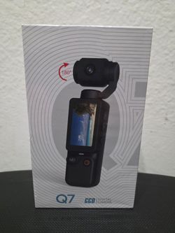 Q7 Vlogging Camera Black with 32mb Memory New In Box