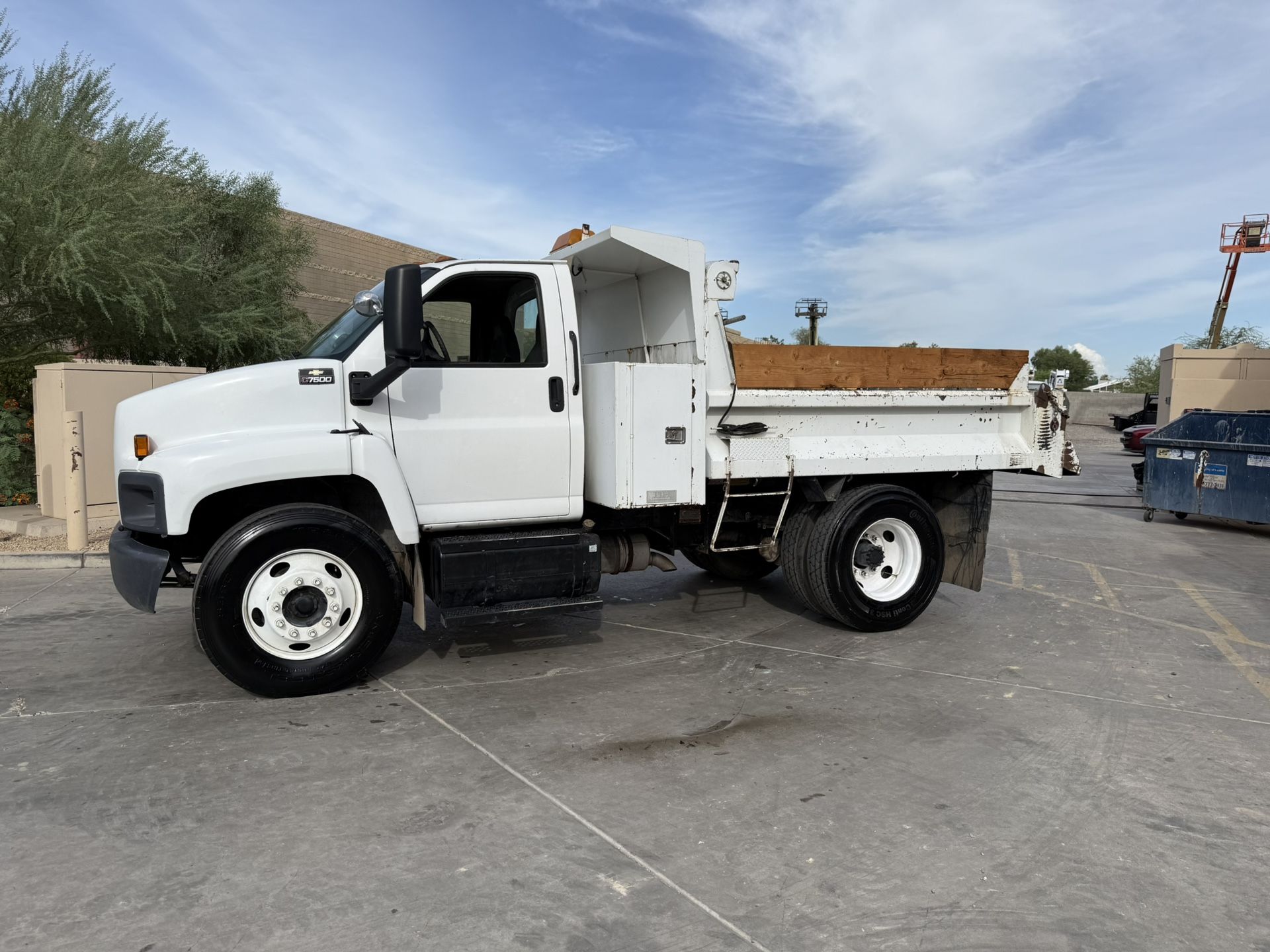 2004 Chevy C7500 Dump Truck