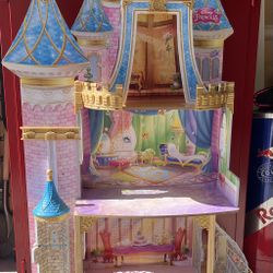 Disney Royal Celebration Dollhouse